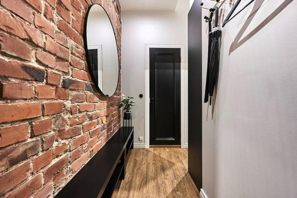 Urban-Glam City Centre Studio With A Gym And Terrace Tallinn Exteriör bild
