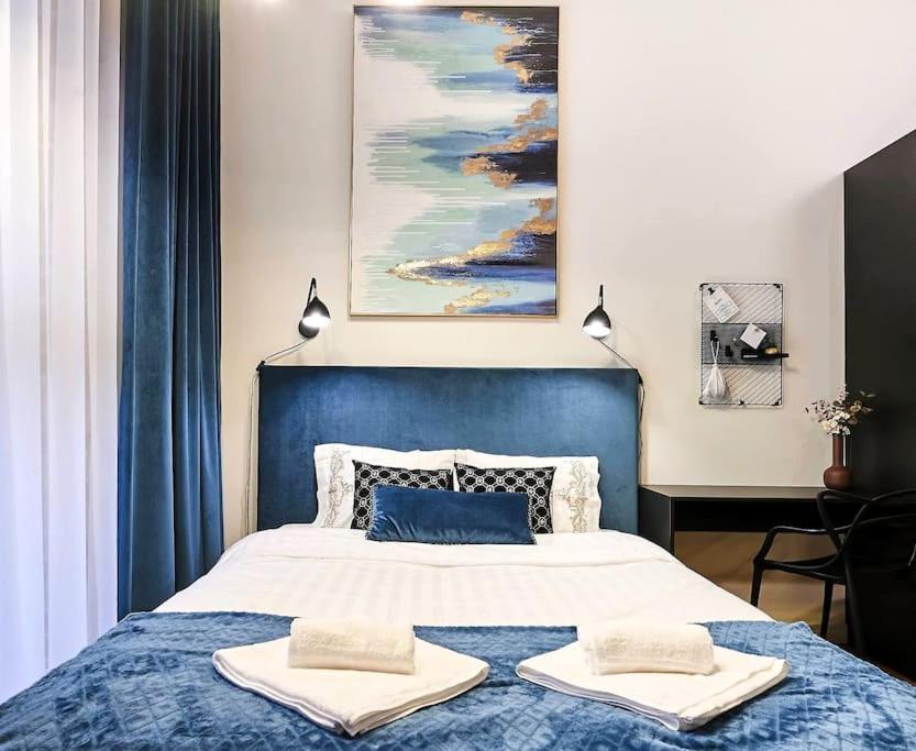 Urban-Glam City Centre Studio With A Gym And Terrace Tallinn Exteriör bild
