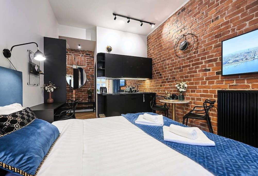 Urban-Glam City Centre Studio With A Gym And Terrace Tallinn Exteriör bild