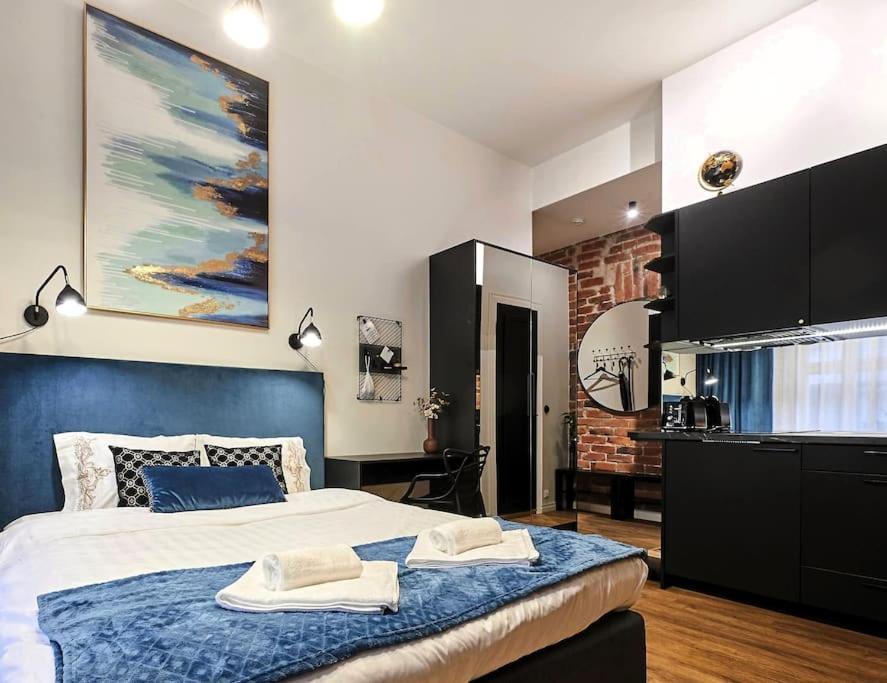 Urban-Glam City Centre Studio With A Gym And Terrace Tallinn Exteriör bild