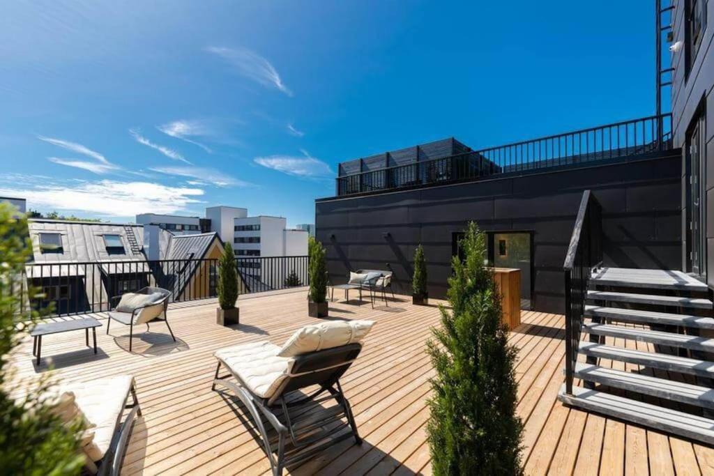 Urban-Glam City Centre Studio With A Gym And Terrace Tallinn Exteriör bild